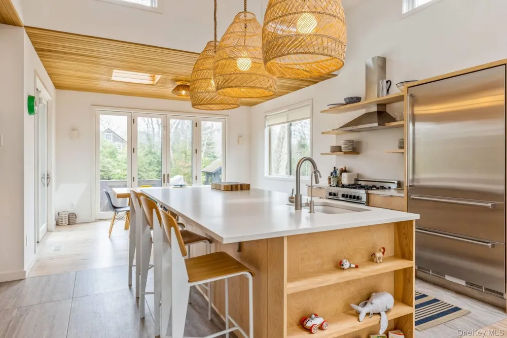 85 Camberly Road East Hampton, NY 11937