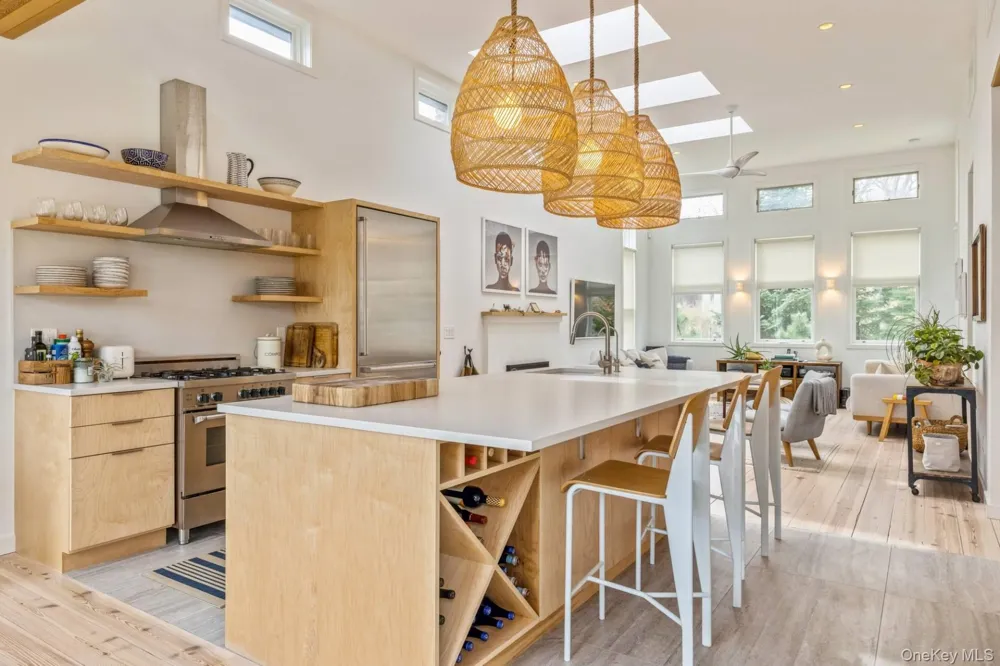 85 Camberly Road East Hampton, NY 11937
