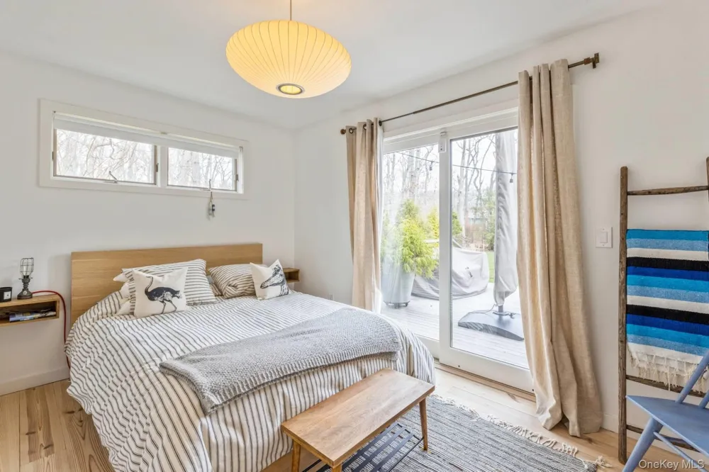 85 Camberly Road East Hampton, NY 11937