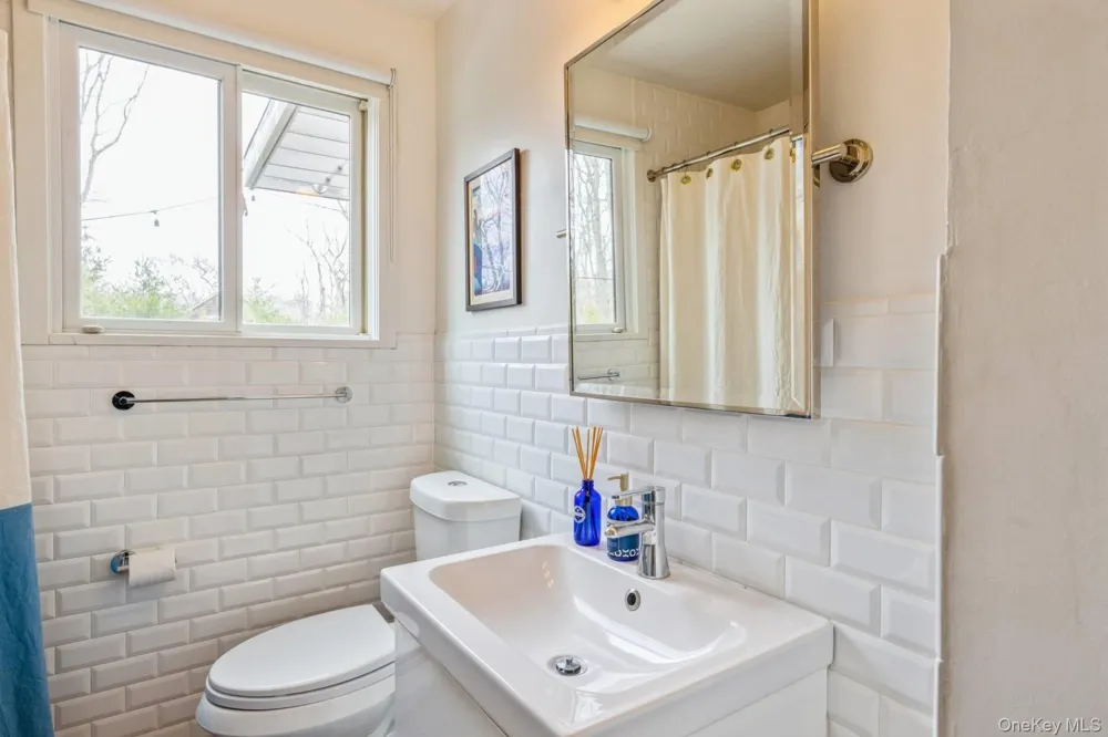 85 Camberly Road East Hampton, NY 11937