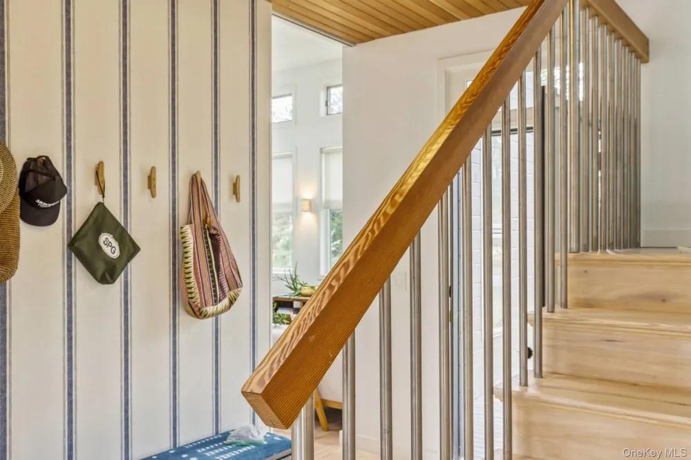 85 Camberly Road East Hampton, NY 11937