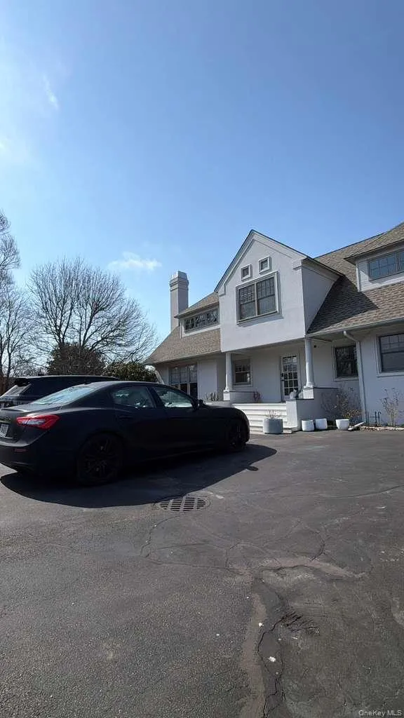 582 Hayground Road Wainscott, NY 11976