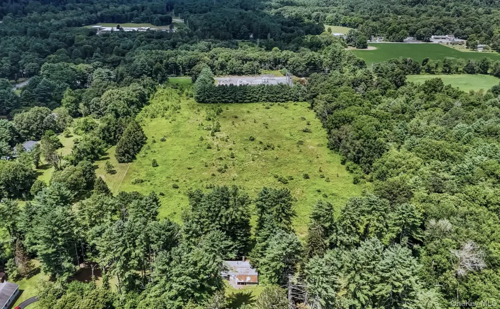 12 Kiernan Glen Cuddebackville, NY 12729