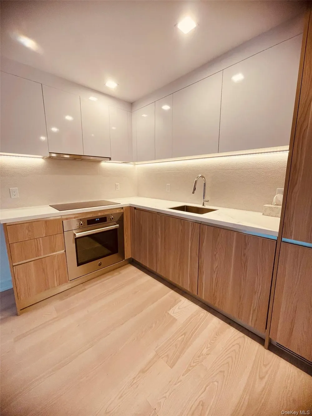 27-09 40TH AVENUE #3D Long Island City, NY 11101
