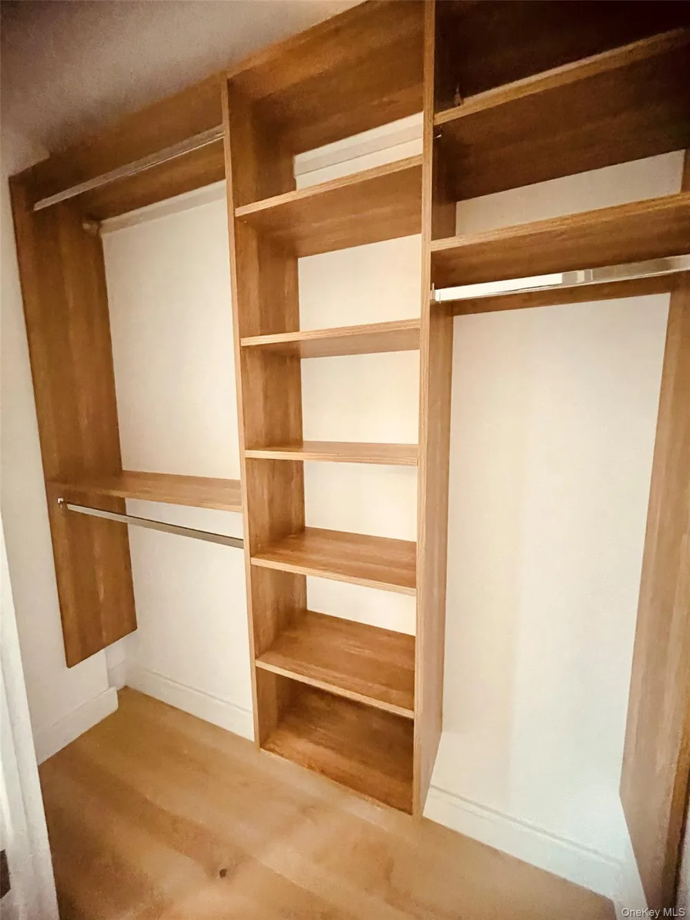 27-09 40TH AVENUE #3D Long Island City, NY 11101
