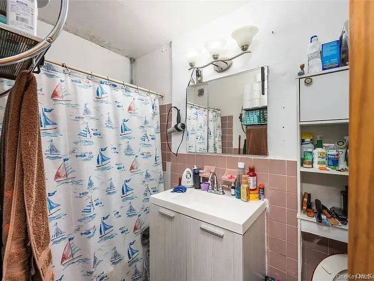 2661 marion ave #5A Bronx, NY 10458