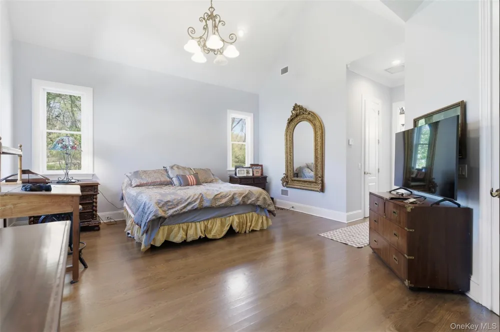 9 Locust Woods Drive Shelter Island, NY 11964