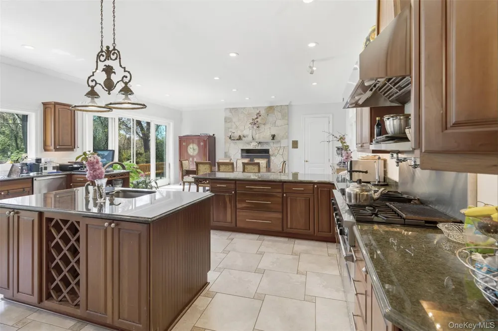 9 Locust Woods Drive Shelter Island, NY 11964