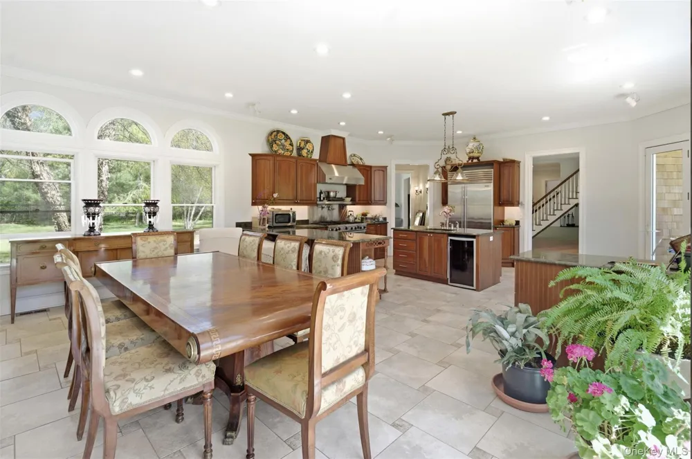 9 Locust Woods Drive Shelter Island, NY 11964
