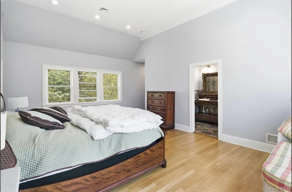 9 Locust Woods Drive Shelter Island, NY 11964
