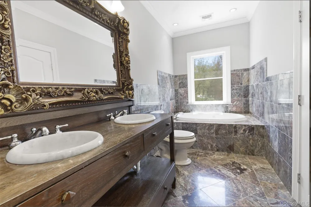 9 Locust Woods Drive Shelter Island, NY 11964