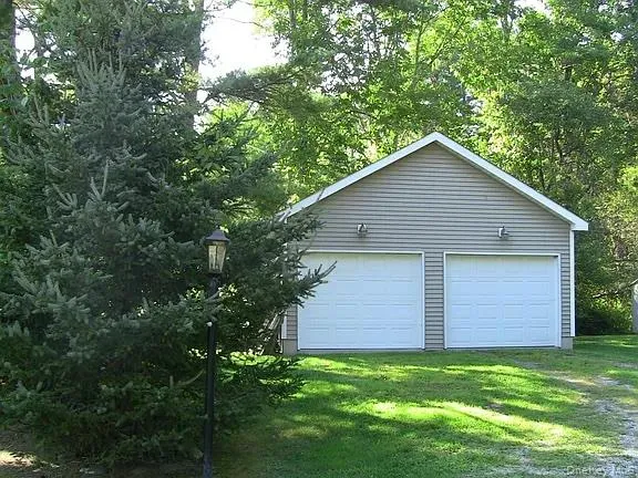 824 Peenpack Trail Sparrowbush, NY 12780