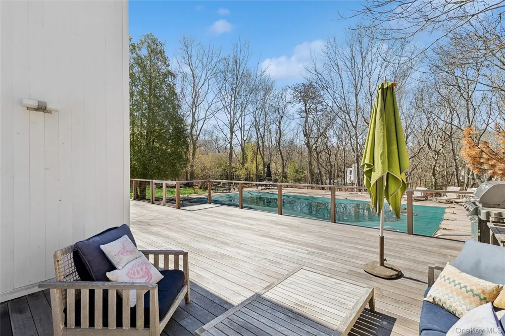 44 Diane Drive East Hampton, NY 11937