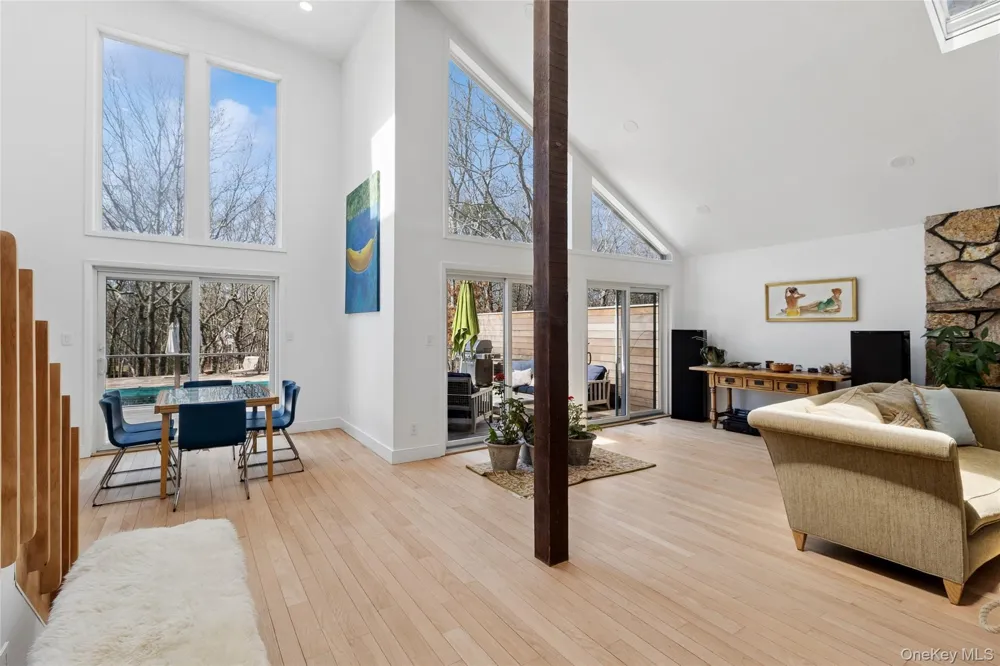 44 Diane Drive East Hampton, NY 11937