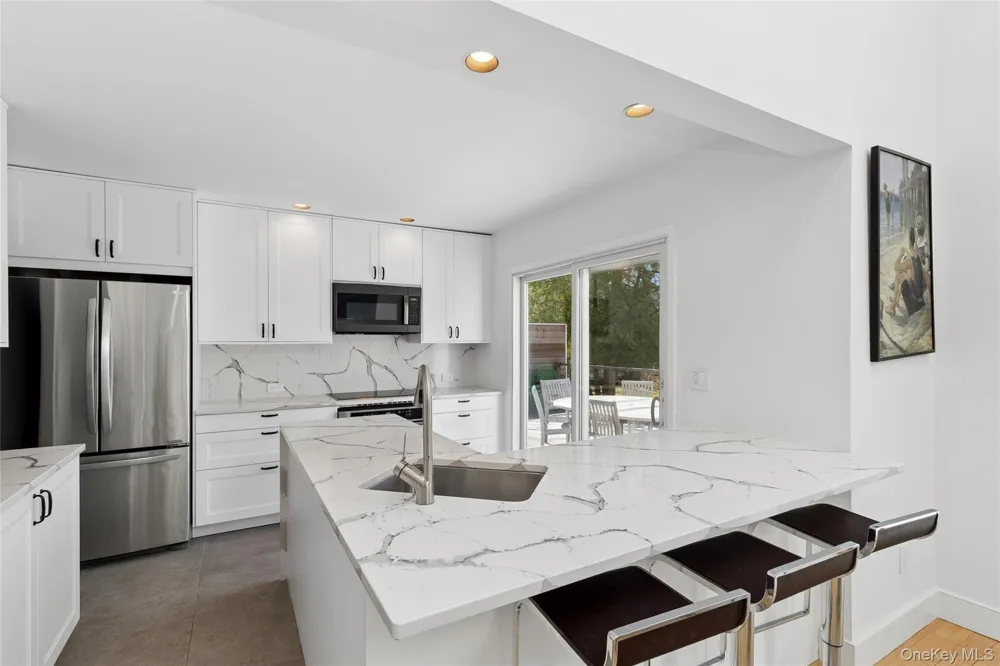 44 Diane Drive East Hampton, NY 11937