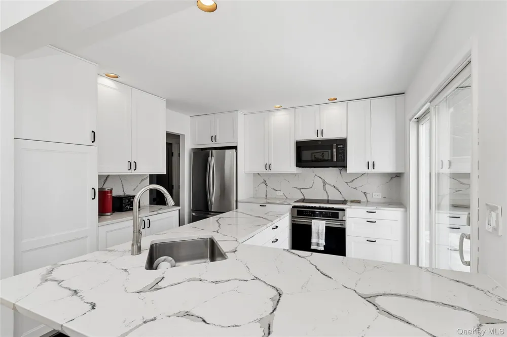 44 Diane Drive East Hampton, NY 11937