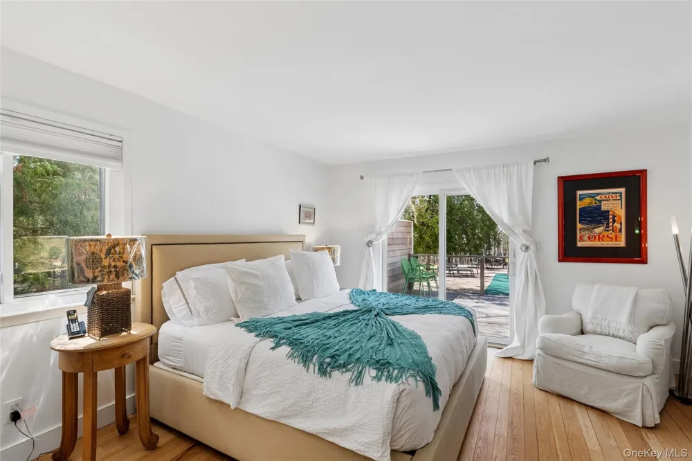 44 Diane Drive East Hampton, NY 11937