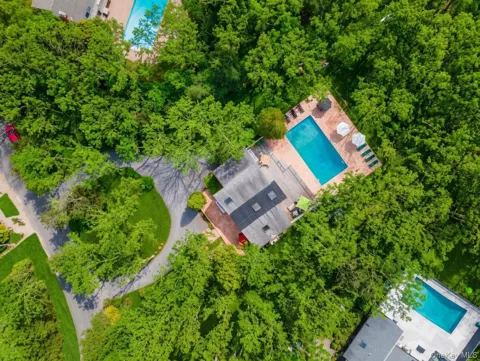 44 Diane Drive