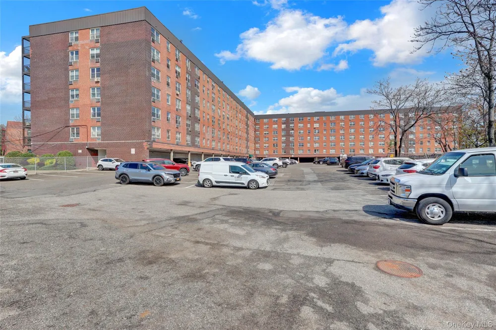 20 Wendell Street #26E Hempstead, NY 11550