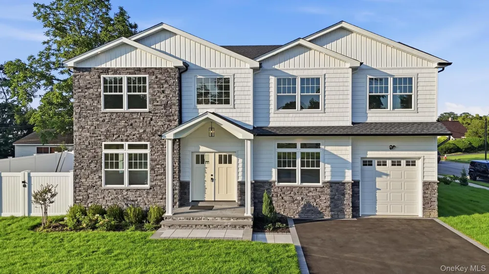 43 Barter Lane Hicksville, NY 11801