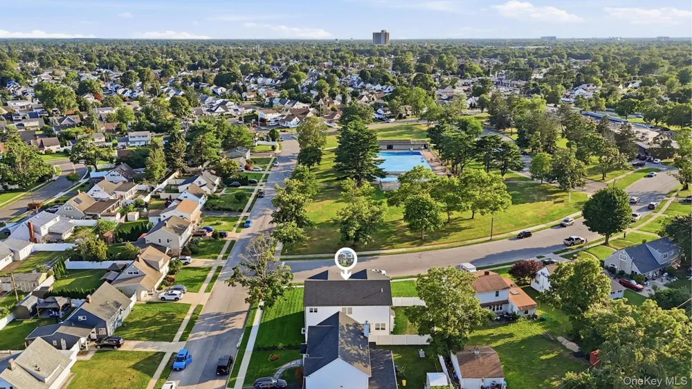 43 Barter Lane Hicksville, NY 11801