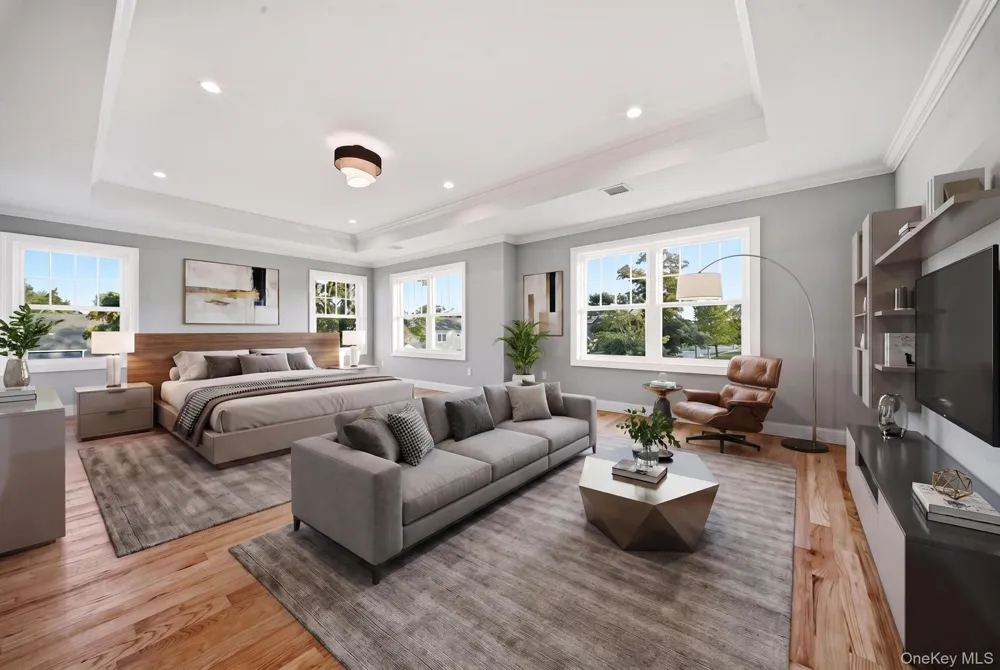 43 Barter Lane Hicksville, NY 11801