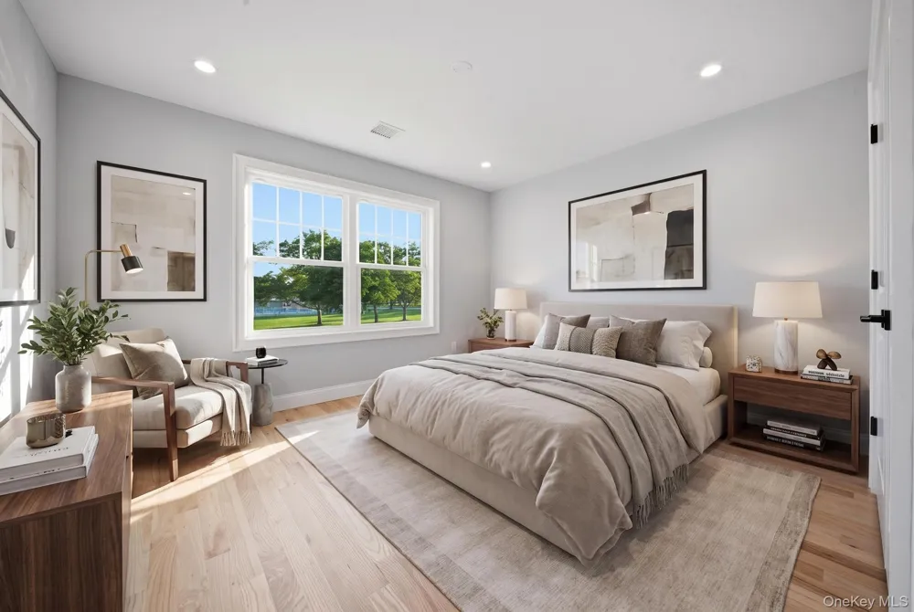 43 Barter Lane Hicksville, NY 11801