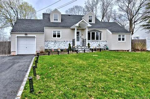 12 Bruce Lane