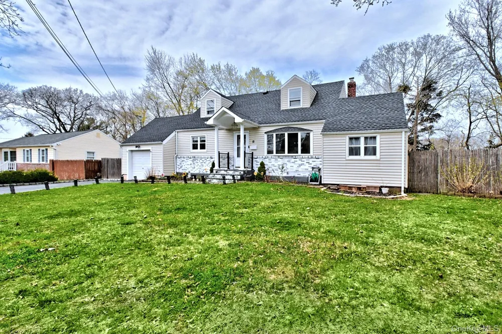12 Bruce Lane Kings Park, NY 11754