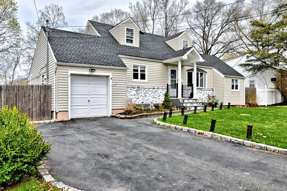 12 Bruce Lane Kings Park, NY 11754