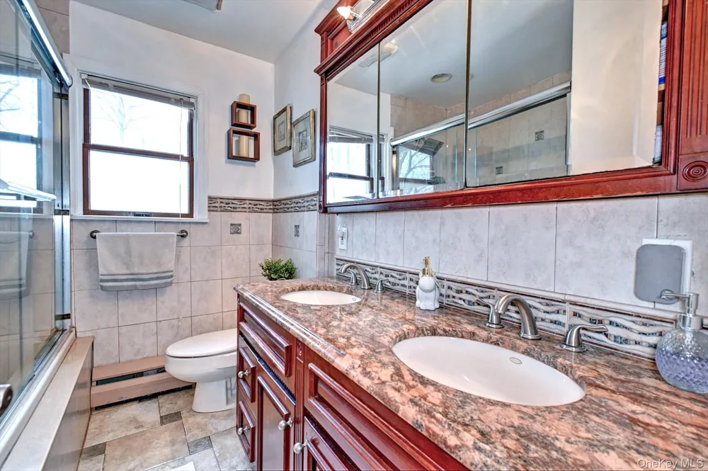 12 Bruce Lane Kings Park, NY 11754