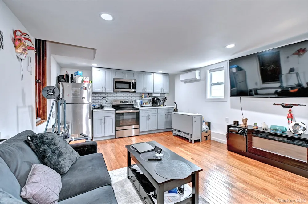 12 Bruce Lane Kings Park, NY 11754