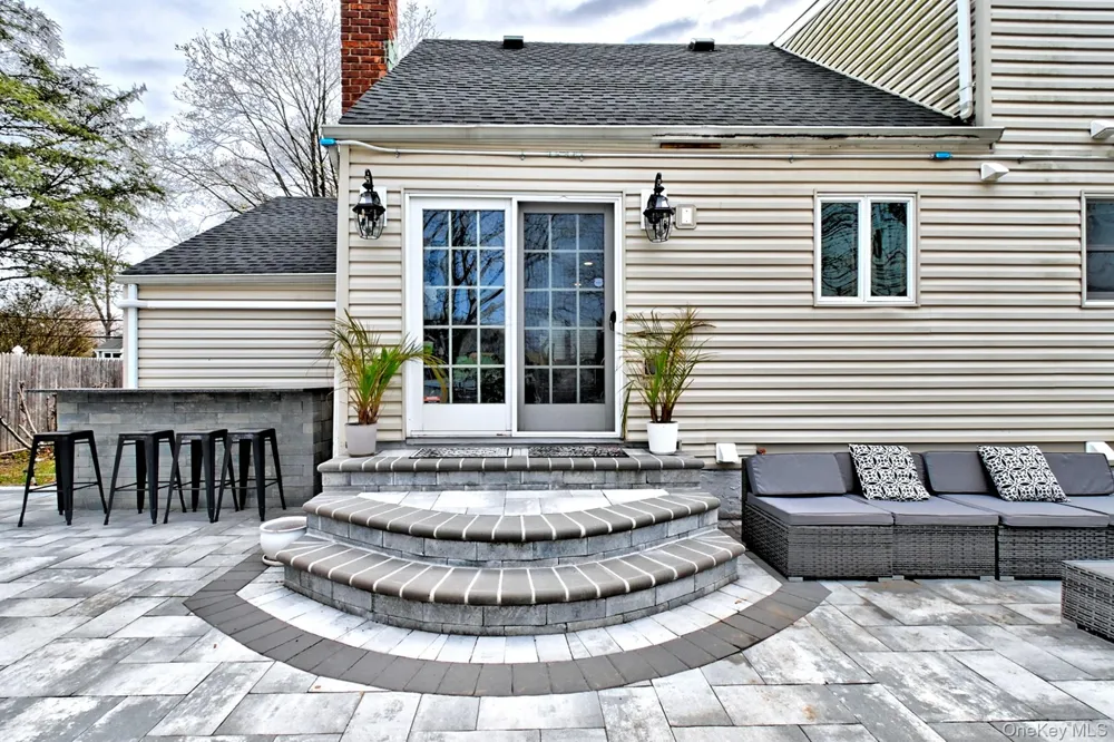 12 Bruce Lane Kings Park, NY 11754