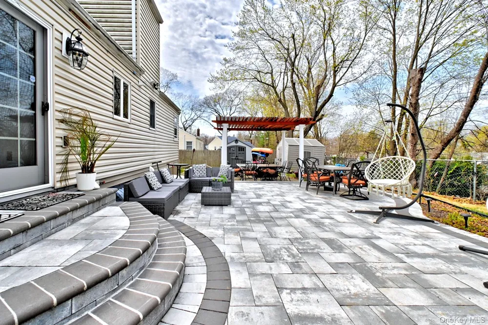 12 Bruce Lane Kings Park, NY 11754