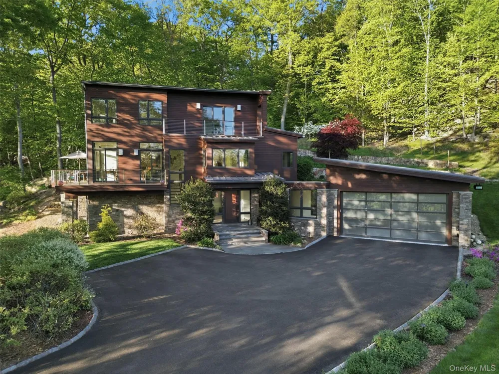2 Lakeridge Drive Armonk, NY 10504