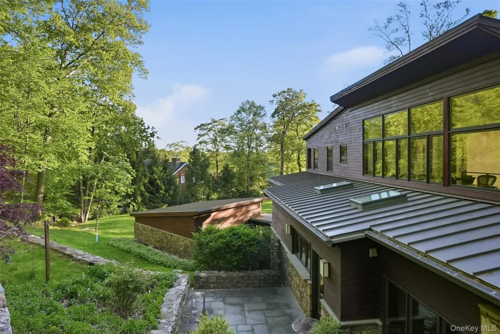 2 Lakeridge Drive Armonk, NY 10504