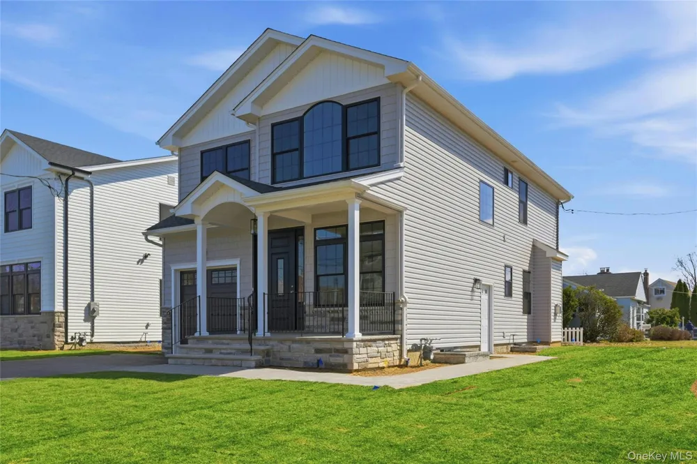 3380 Woodward Avenue Wantagh, NY 11793