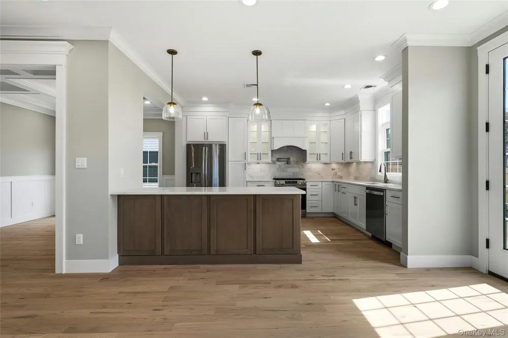 3380 Woodward Avenue Wantagh, NY 11793