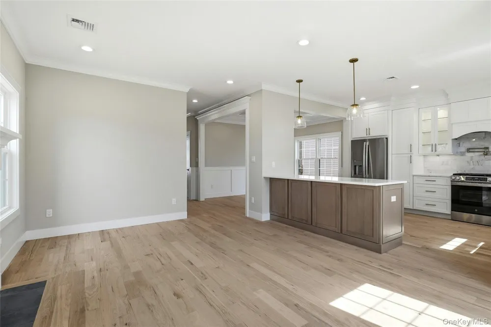 3380 Woodward Avenue Wantagh, NY 11793