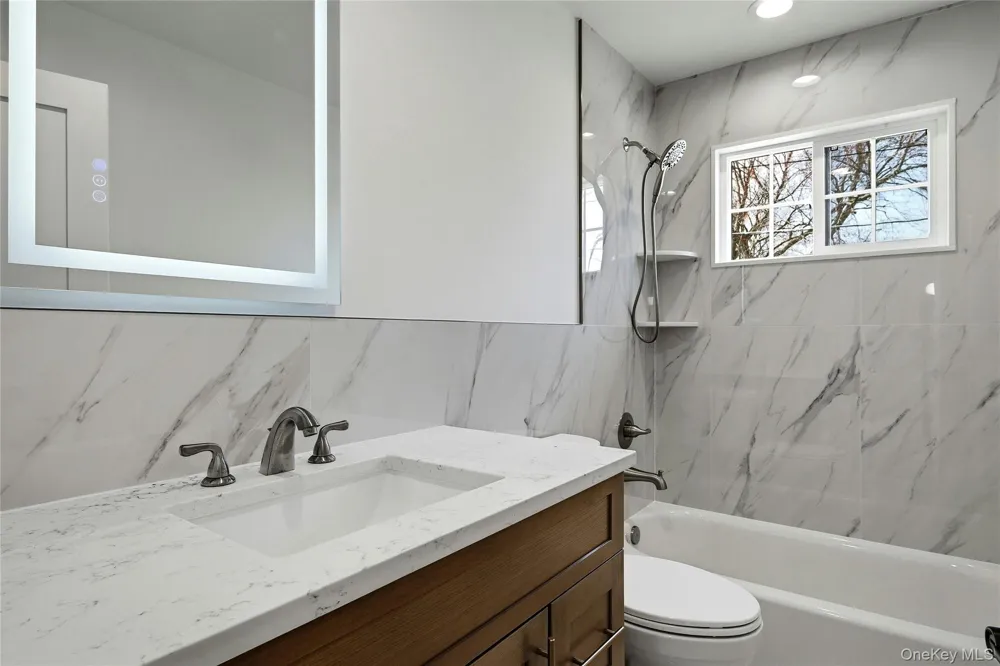 3380 Woodward Avenue Wantagh, NY 11793