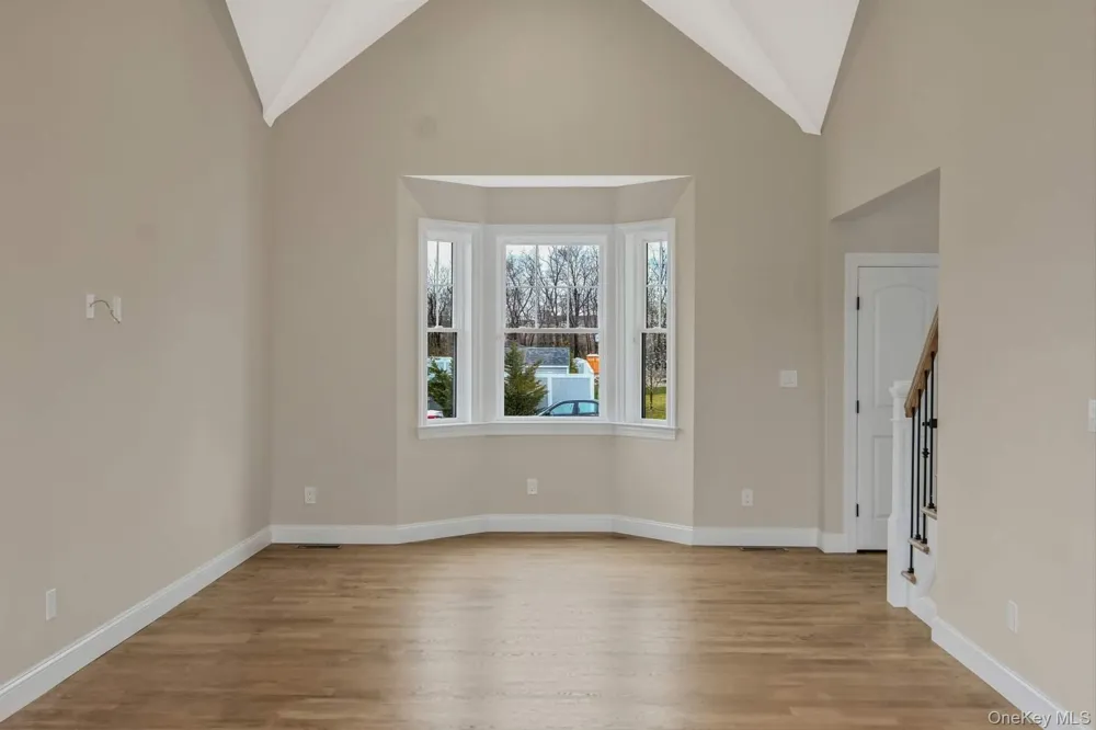 457 Pond Path East Setauket, NY 11733