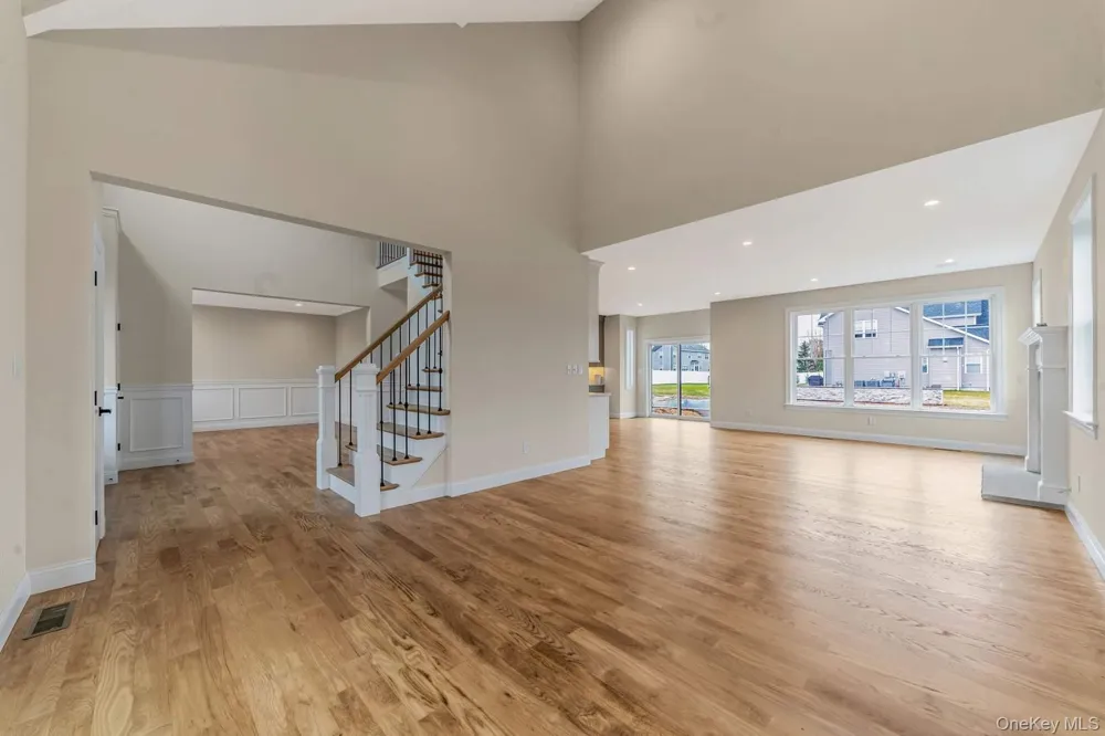 457 Pond Path East Setauket, NY 11733