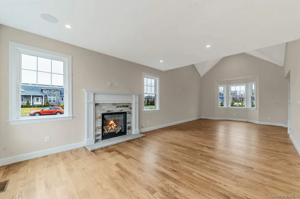 457 Pond Path East Setauket, NY 11733