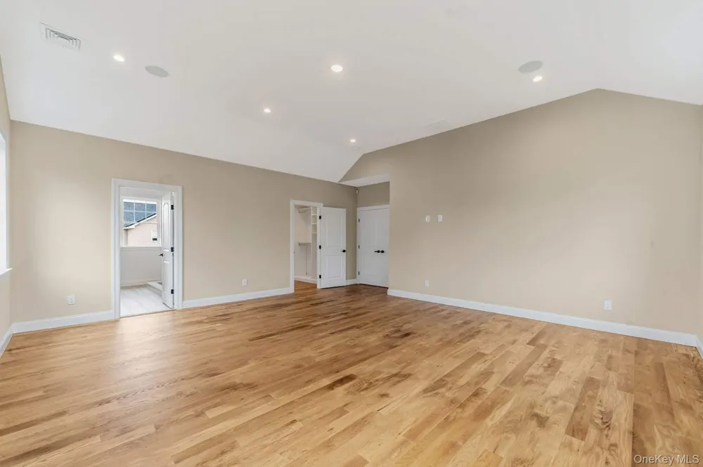 457 Pond Path East Setauket, NY 11733