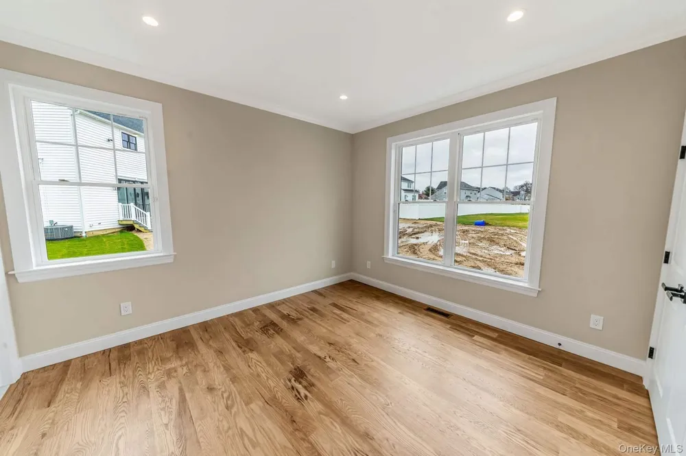 457 Pond Path East Setauket, NY 11733