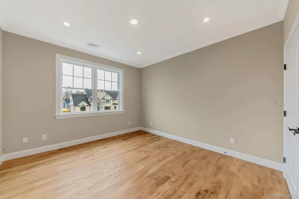 457 Pond Path East Setauket, NY 11733