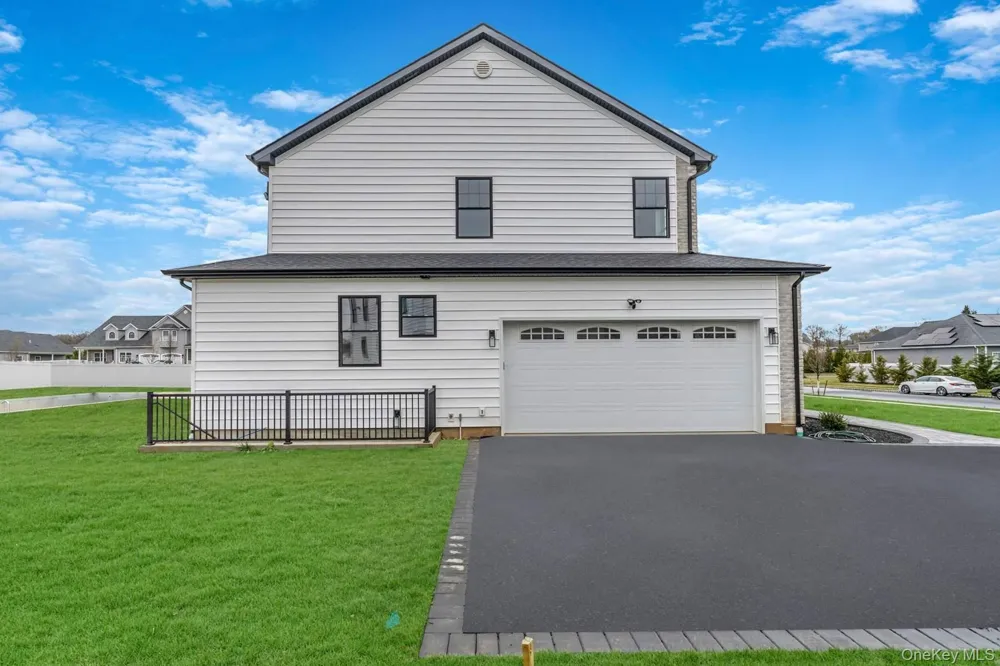 457 Pond Path East Setauket, NY 11733