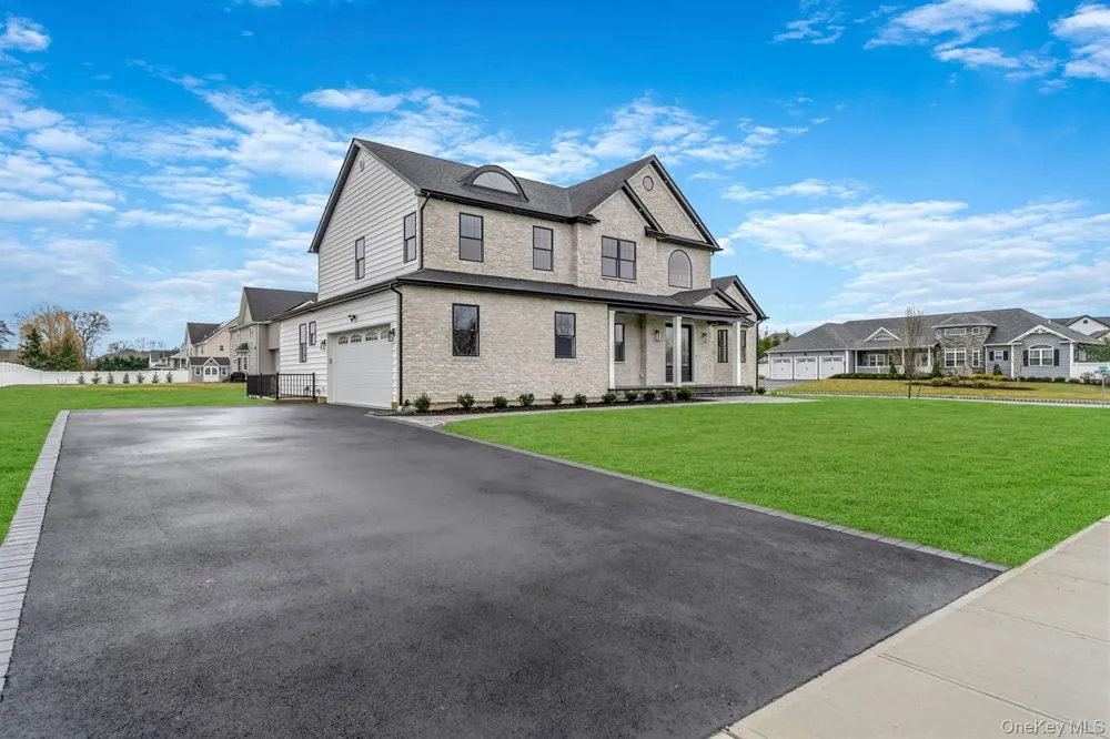 457 Pond Path East Setauket, NY 11733