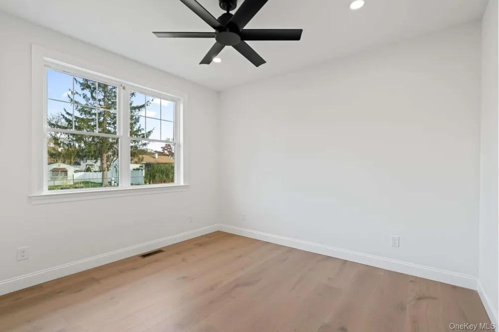 457 Pond Path East Setauket, NY 11733