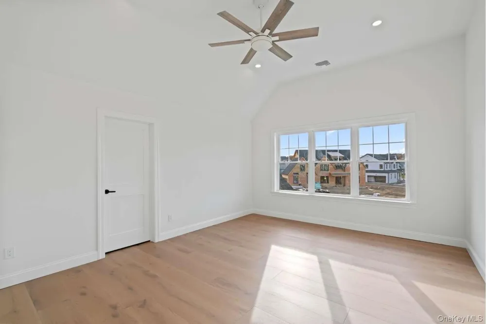 457 Pond Path East Setauket, NY 11733